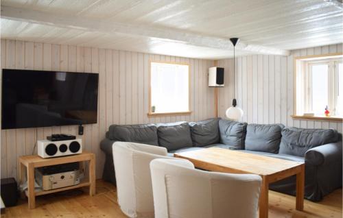 Aseda House | Stunning Home In Åseda With Kitchen