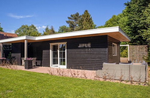 Bruchterveld House | Stunning home in Bruchterveld with WiFi