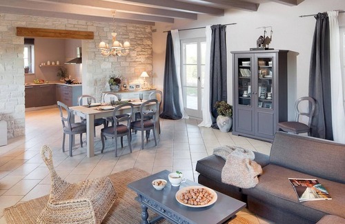 Divsici House | Stunning home in Divsici with WiFi