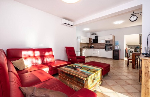 Velim House | Stunning home in Donji Kasic