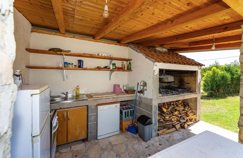 Velim House | Stunning home in Donji Kasic