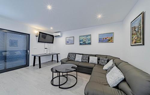Ston House | Stunning Home In Duba Stonska With Wifi