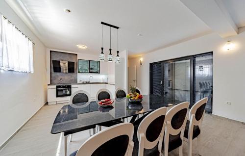 Ston House | Stunning Home In Duba Stonska With Wifi