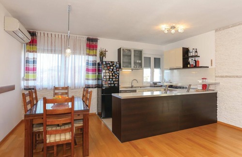 Dugopolje House | Stunning home in Dugopolje