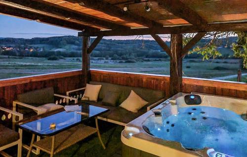 Kraljevec Sesvetski House | Stunning Home In Hrascina With Sauna