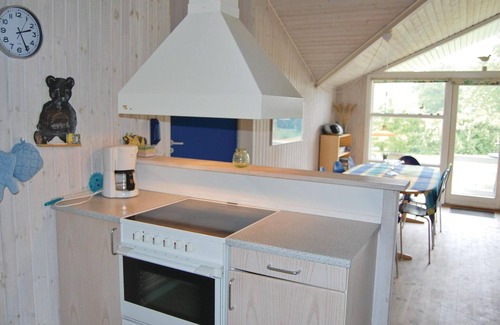 Ristinge House | Stunning home in Humble with WiFi