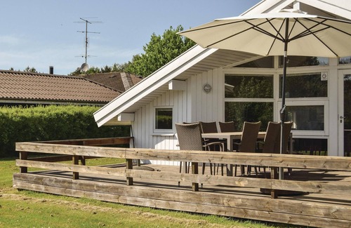 Ristinge House | Stunning home in Humble with WiFi