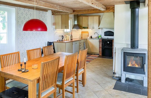 Kalmar House | Stunning home in Kalmar with kitchen