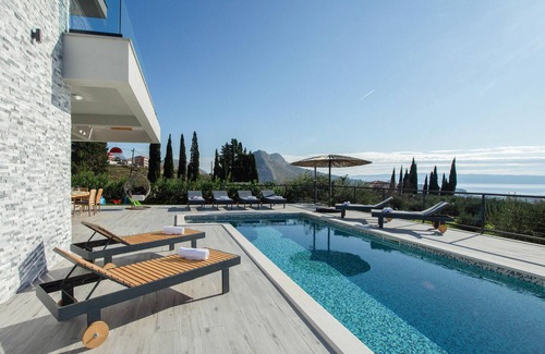 Mravince House | Stunning home in Kucine