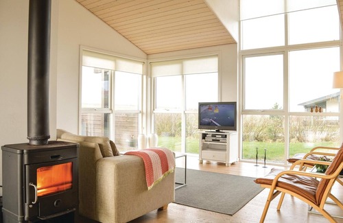 Lemvig House | Stunning home in Lemvig with kitchen