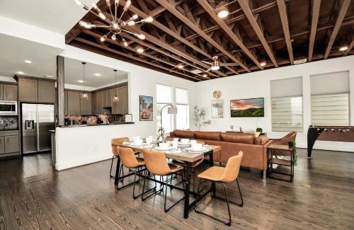Midtown House | Stunning Home in Midtown, Houston with 3BDR 5Beds Skyline View BBQ Terrace
