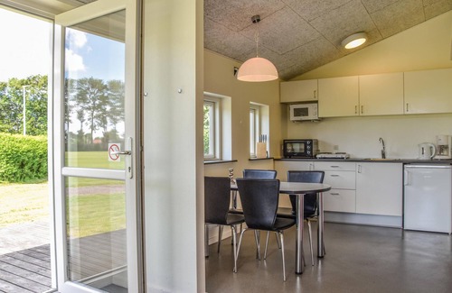 Spjald House | Stunning home in Spjald with WiFi