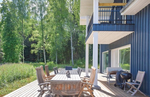 Tingsryd House | Stunning home in Tingsryd with kitchen