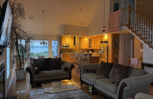 Wildwood House | Stunning home in Wildwood, central to everything w/bay views and roof top deck