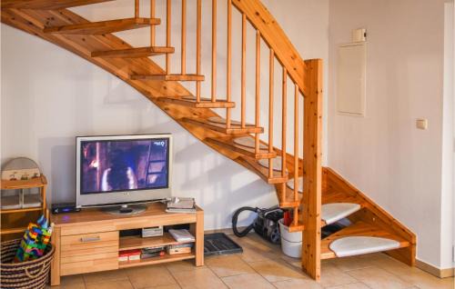 Wohlenberg House | Stunning Home In Wohlenberger Wiek
