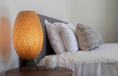 North Sydney Apartment | Stunning Huge Studio, Sunny terrace with Parking