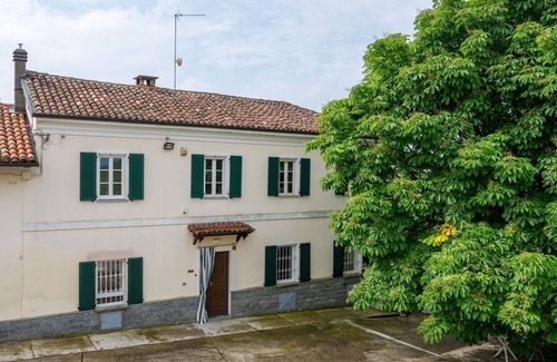 Castagnole Monferrato Villa | Stunning private villa for 6 people with WIFI, TV, terrace, panoramic view and parking