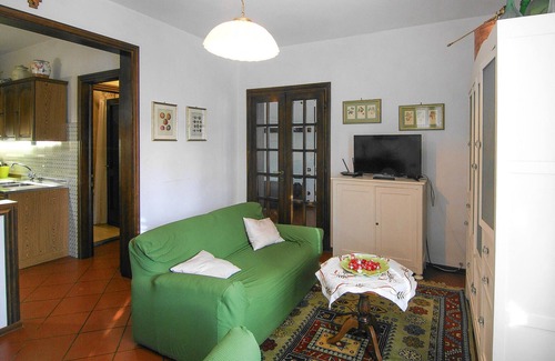Cascine-La Croce House | Stunning home in Castelvecchio di Comp.