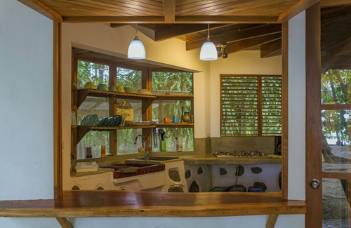 Cabuya Cabin | Stunning jungle Cabin Steps from the beach, great for families and couples
