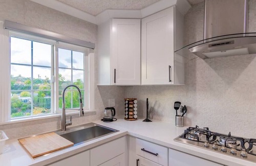 Monterey Park House | Stunning LA Luxury Retreat: Ideal for Work or Play