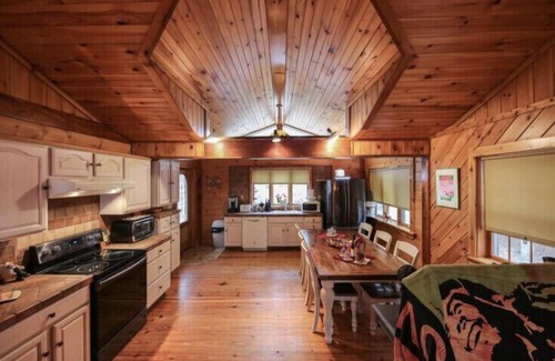 Town of Lumberland House | Stunning Lake Front Home