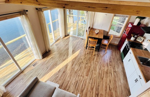 South Haven Cabin | Stunning Lake View - Cabin 11