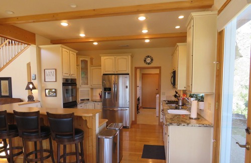 Lakehead House | Stunning lake views yet 2 minutes to the water.