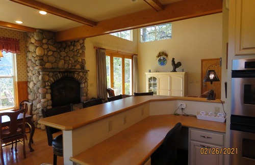 Lakehead House | Stunning lake views yet 2 minutes to the water.