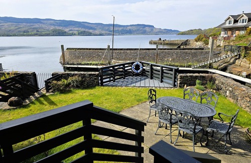 Slate Islands Apartment | Stunning Loch View House