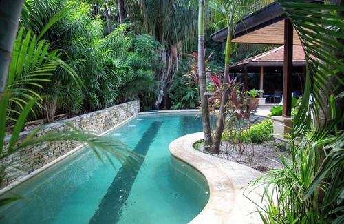 Playa Guiones House | Stunning Luxury Home - Walk to Beach - 11-14 guests