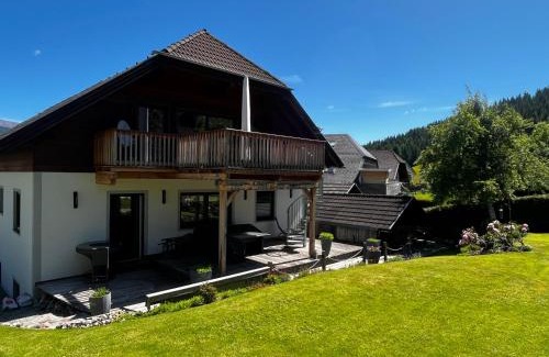 Tamsweg House | Stunning Luxury Holiday Accommodation, Sleeps 4, Living Room, Kitchen, Games Room and Bar