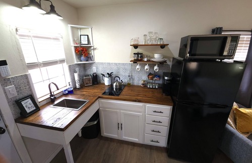 Electra Cottage | Stunning Modern Farmhouse Studio Cottage!