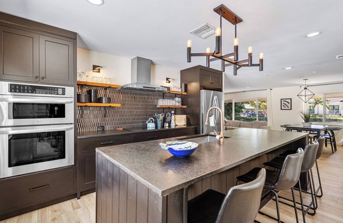 Tropic Palms House | Stunning Modern FL Coastal Getaway, 3 BR in Delray Beach, As Seen on Dwell