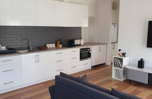 Glenelg North Apartment | Stunning New Studio in Glenelg North – Your Perfect Getaway!