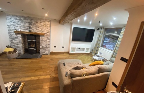 Waunlwyd House | Stunning Newly renovated 3 story property