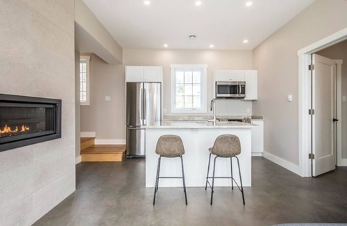 Bayswater Cottage | Stunning Ocean Front cottage, minutes from the beach
