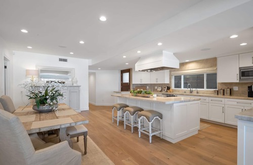 El Porto House | Stunning Oceanfront Beach Home