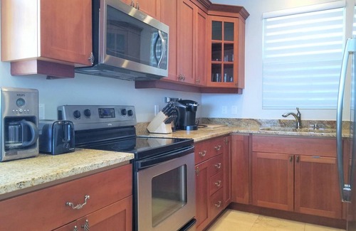 George Town Condo | Stunning Oceanfront View/Spacious Condo-beside FIN, near Beach & Town