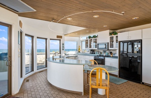 North Beach House | Stunning Oceanfront Home on Quiet Lane with Bay and Ocean Views. Hot tub!