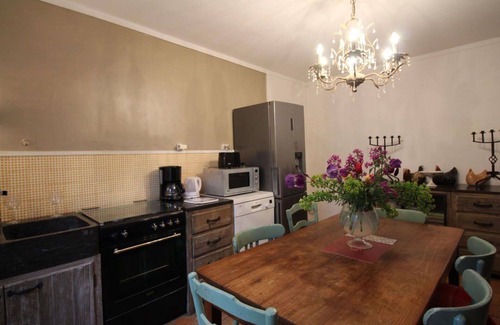 Saint-Sulpice-les-Feuilles House | Stunning private villa with hot tub, WIFI, private pool, TV, patio, pets allowed and parking