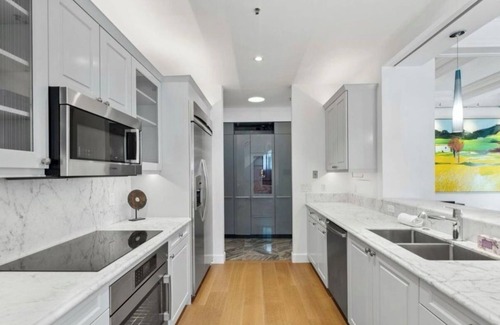Chinatown Condo | Stunning Penthouse Condo in Iconic Building - Heart of SF Financial District, AC