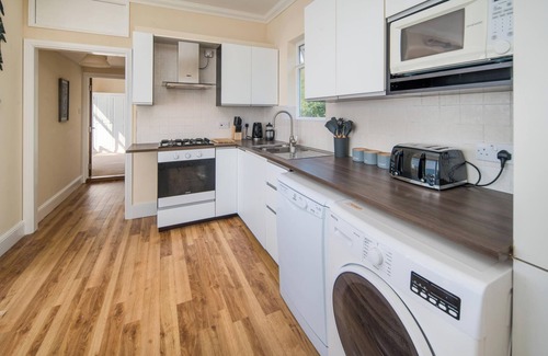 Totland Bay Apartment | Stunning Penthouse Apartment