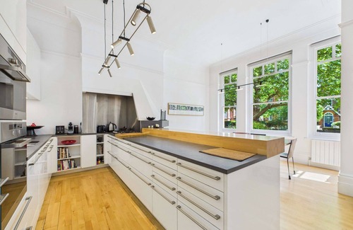 South Hampstead Apartment | Stunning, Premium Hampstead Apartment with Garden