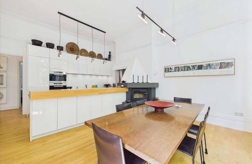 South Hampstead Apartment | Stunning, Premium Hampstead Apartment with Garden