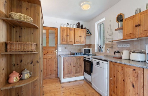 Karlovy Dvory House | Stunning private villa for 5 people with WIFI, TV, balcony, pets allowed, panoramic view and par.