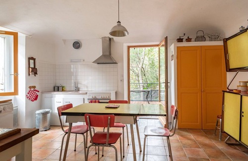 Saint-Montan House | Stunning private villa for 4 guests with WIFI, TV, terrace, pets allowed, panoramic view and par.