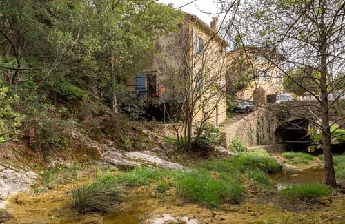 Saint-Montan House | Stunning private villa for 4 guests with WIFI, TV, terrace, pets allowed, panoramic view and par.