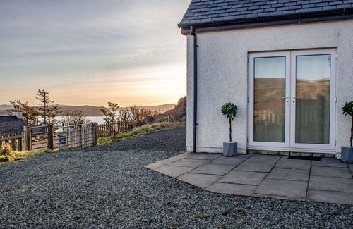 Bornesketaig House | Stunning private villa for 6 people with TV