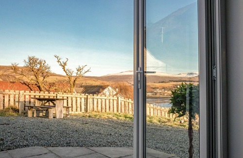 Bornesketaig House | Stunning private villa for 6 people with TV