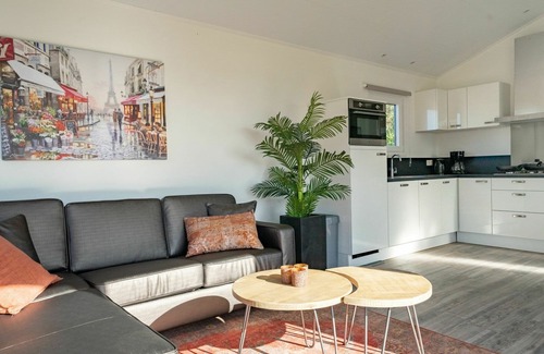 Kaatsheuvel House | Stunning private villa for 4 people with WIFI, pool, TV and terrace